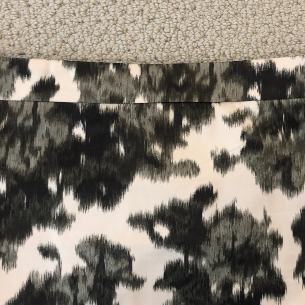 Women’s J. Crew Pencil Skirt, size 8 - Picture 2 of 5